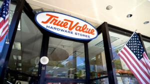 TrueValue store sign